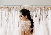5 Pros and Cons of Purchasing a Preowned Wedding Dress – 2025 Guide