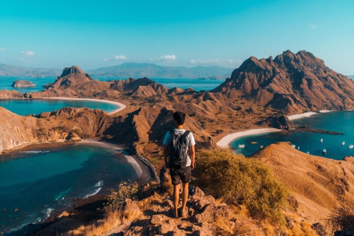 Explore the Islands Around Komodo